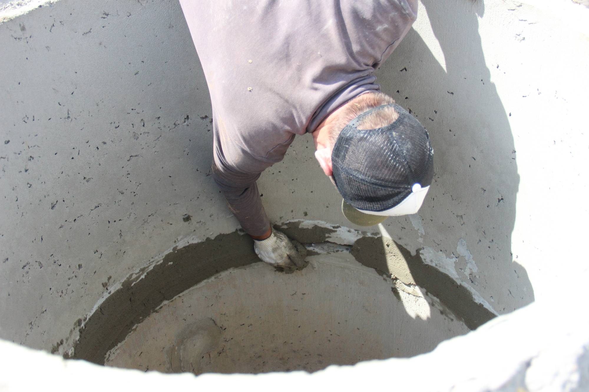 Заделка швов в колодце из бетонных колец. чем заделать швы между бетонными кольцами в колодце