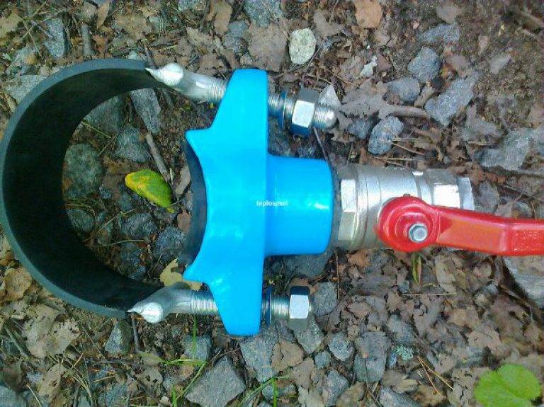 Как правильно врезаться в водопроводную пластиковую трубу - точка j