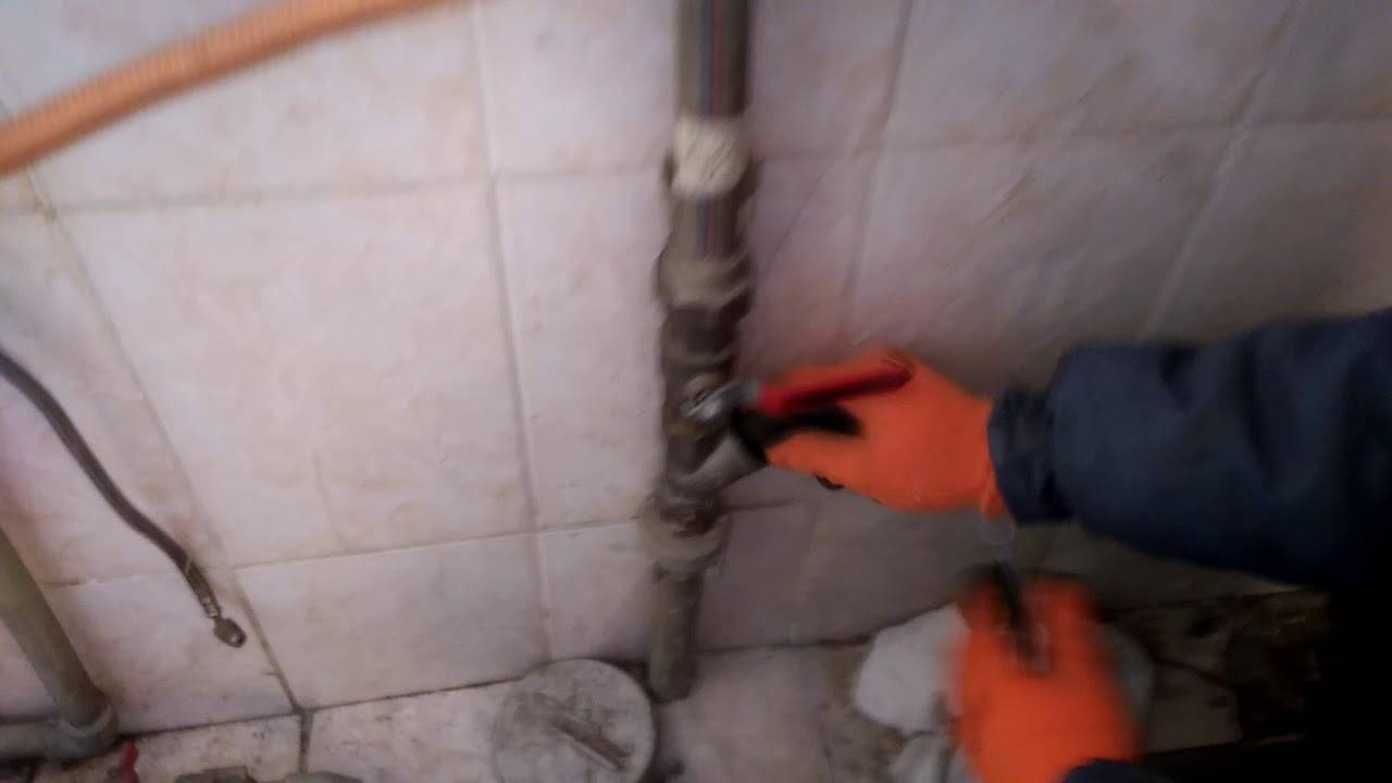 Как отогреть замерзший водопровод в частном доме: способы устранения ледяной пробки в пластиковых и металлических трубах