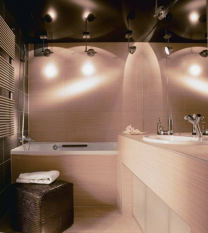 Споты для ванны. Освещение в ванной. Свет в ванной комнате. Светильники для ванной комнаты. Светильник над ванной.