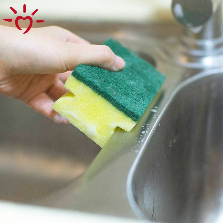 Приспособление для мытья сложных мест из кухонных губок для посуды своими руками – 7 идей