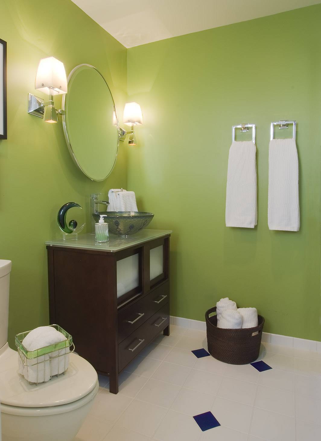 Покраска стен в ванной (47 фото): как покрасить стены в ванной комнате своими руками, чем выровнять поверхность и какой цвет краски выбрать