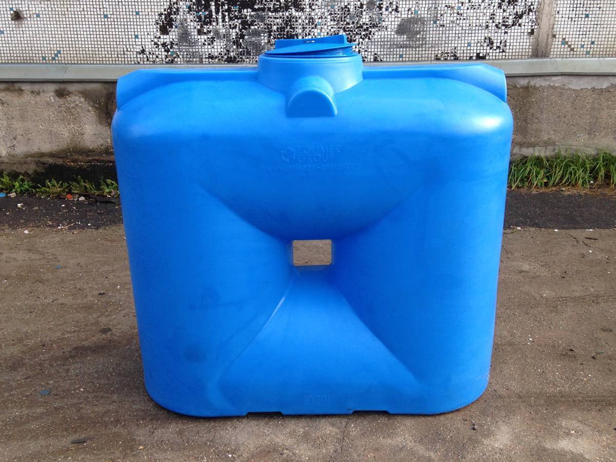Баки для воды из пластика: какие бывают, как выбрать для душа и питьевой воды + фото