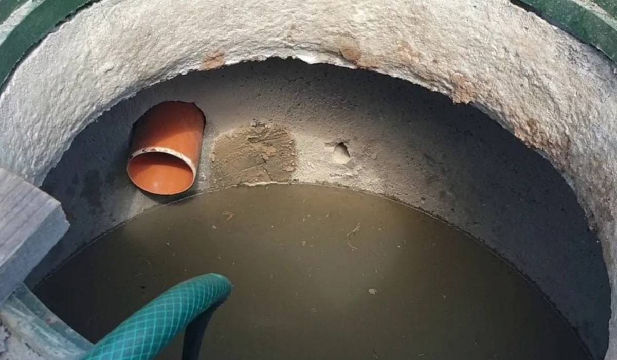 Почему не уходит вода из септика из бетонных колец: причины и решение проблемы