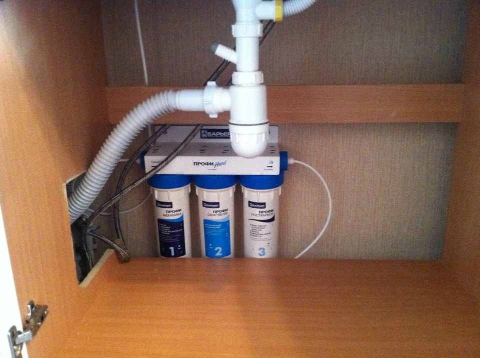 Установка фильтра для воды под мойку своими руками: схема :: syl.ru