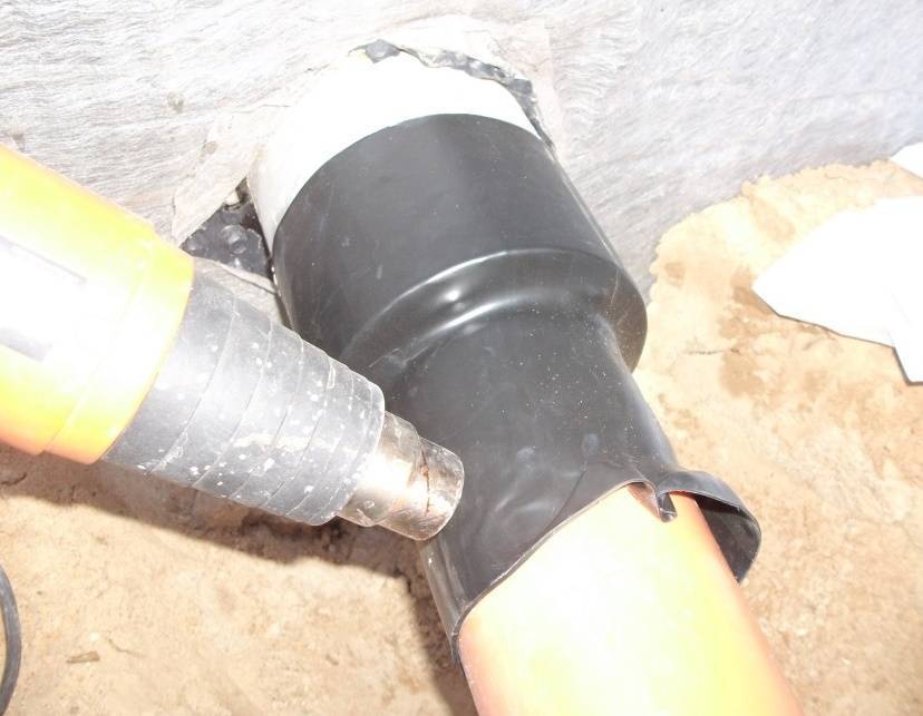 Уплотнение канализационных и водопроводных труб, герметизация стыков и обзор герметиков