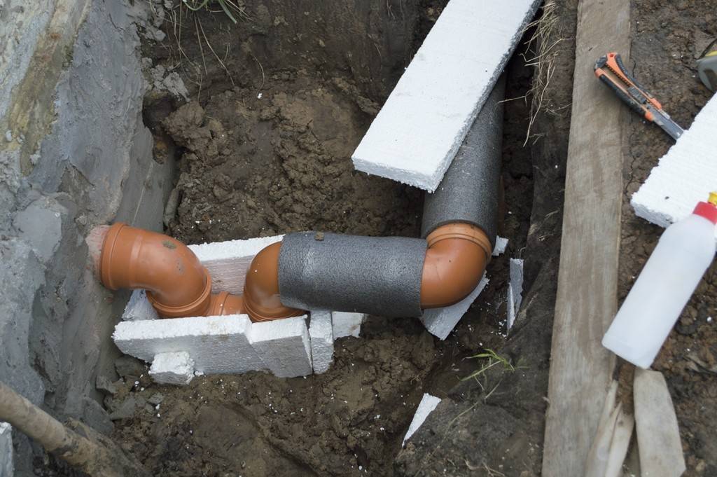 Обратный клапан для канализации как средство спасения от фекальных неприятностей