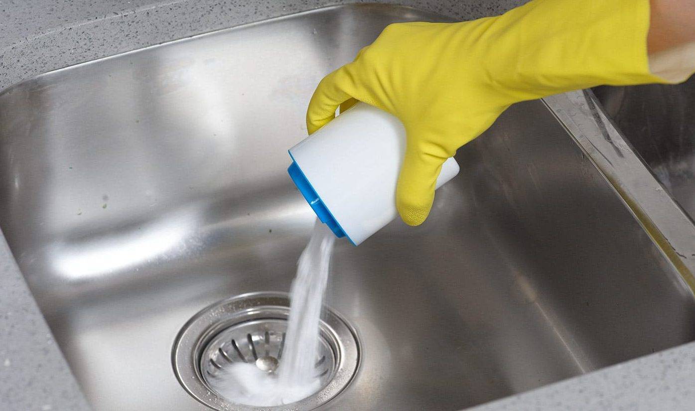Домашние и химические методы прочистки засоров в раковине