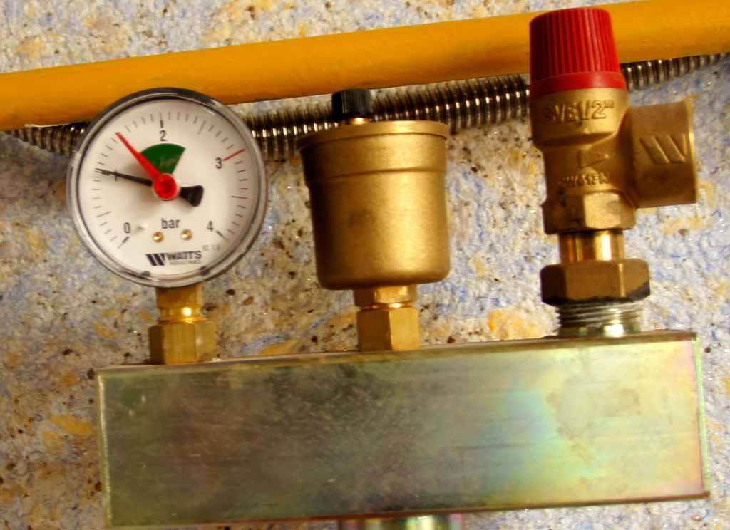 Почему растет давление в закрытой системе отопления
