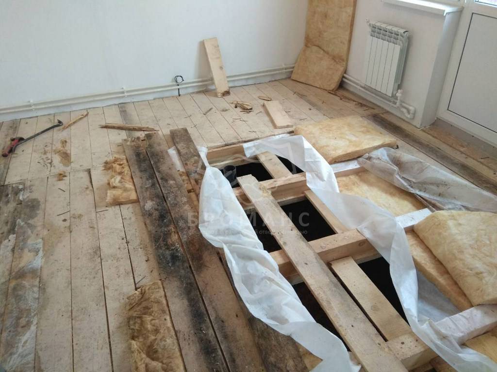 Застилка пола доской  или фанерой  заливка стяжки утепление  пола