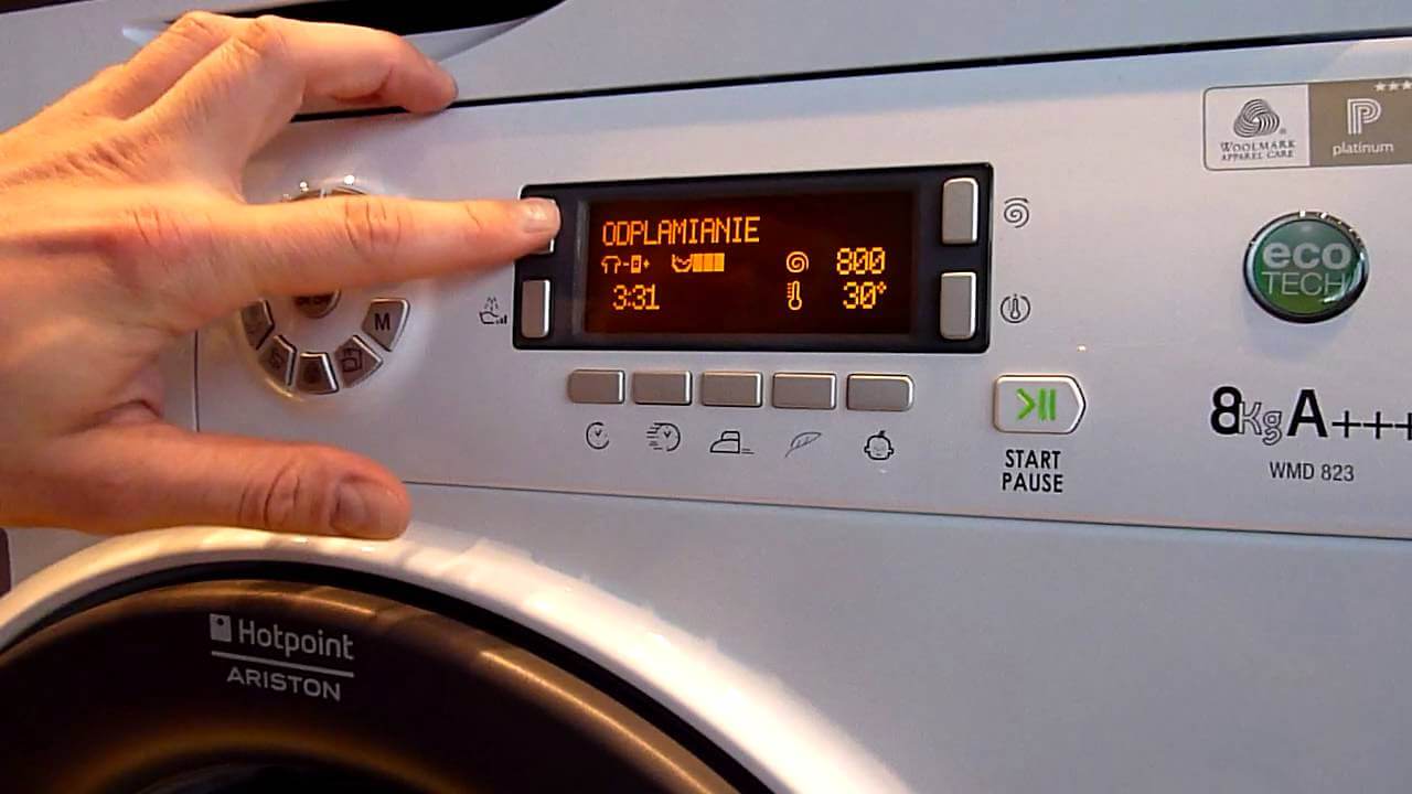 На дисплее стиральной. Стиральная машина Hotpoint-Ariston WMD 823 B. Дисплей стиральной машины Хотпоинт Аристон. Самоочистка Hotpoint Ariston. Hotpoint Ariston WMSD 723b eu.