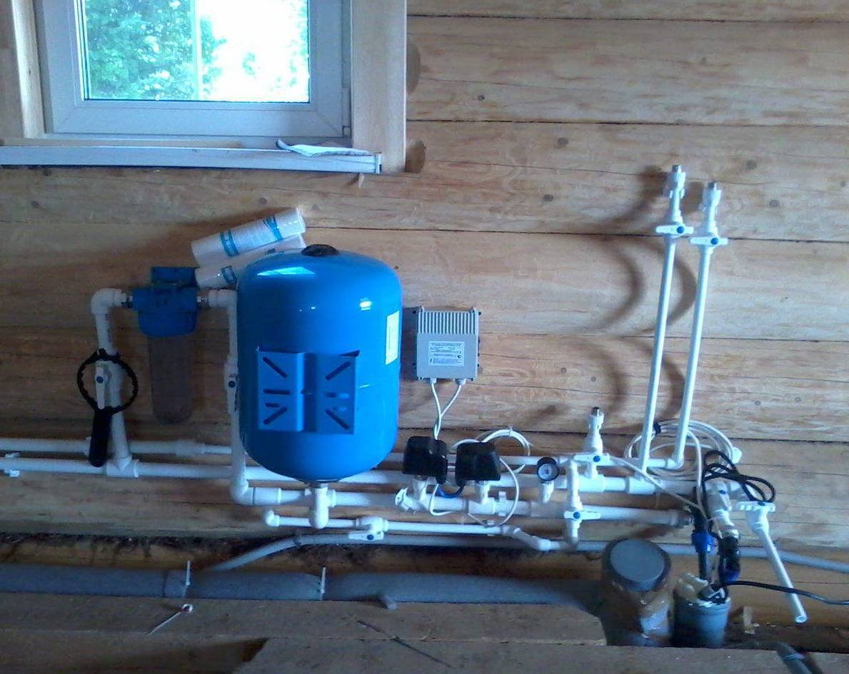 Как завести воду в дом из скважины – целый комплекс работ
