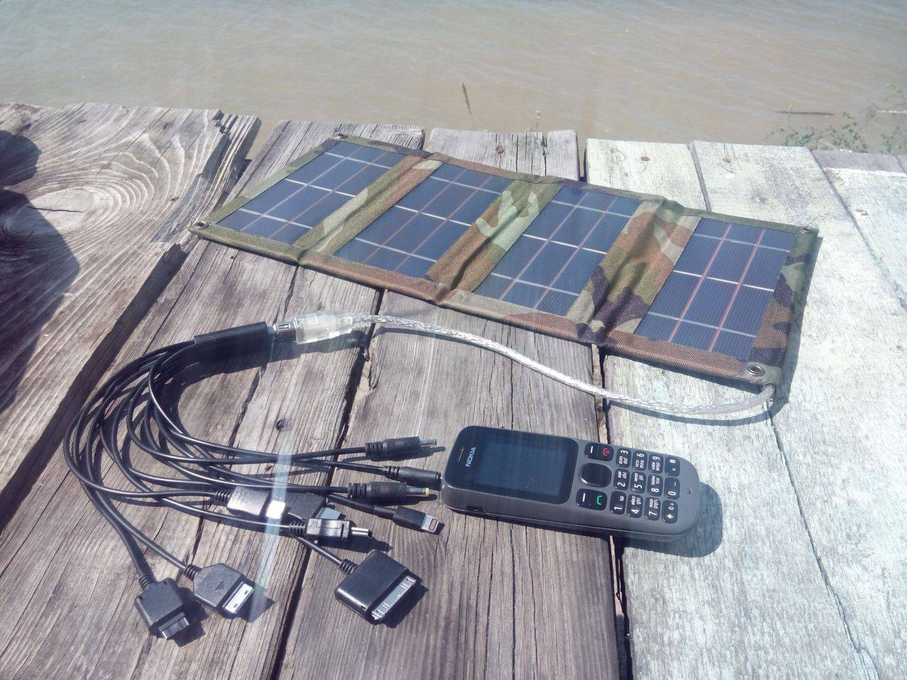 Как своими руками сделать универсальную usb зарядку для телефона с литий-ионным аккумулятором на солнечных батареях