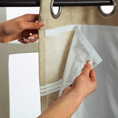 Как отмыть штору в ванной: можно ли стирать в машинке?