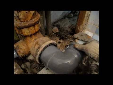 Как врезаться и установить тройник в чугунную канализационную трубу?