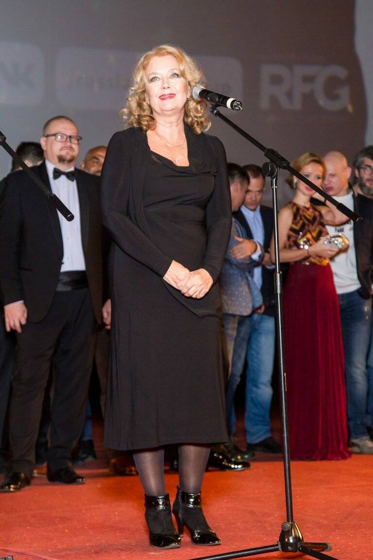 Где сейчас живёт ирина алфёрова