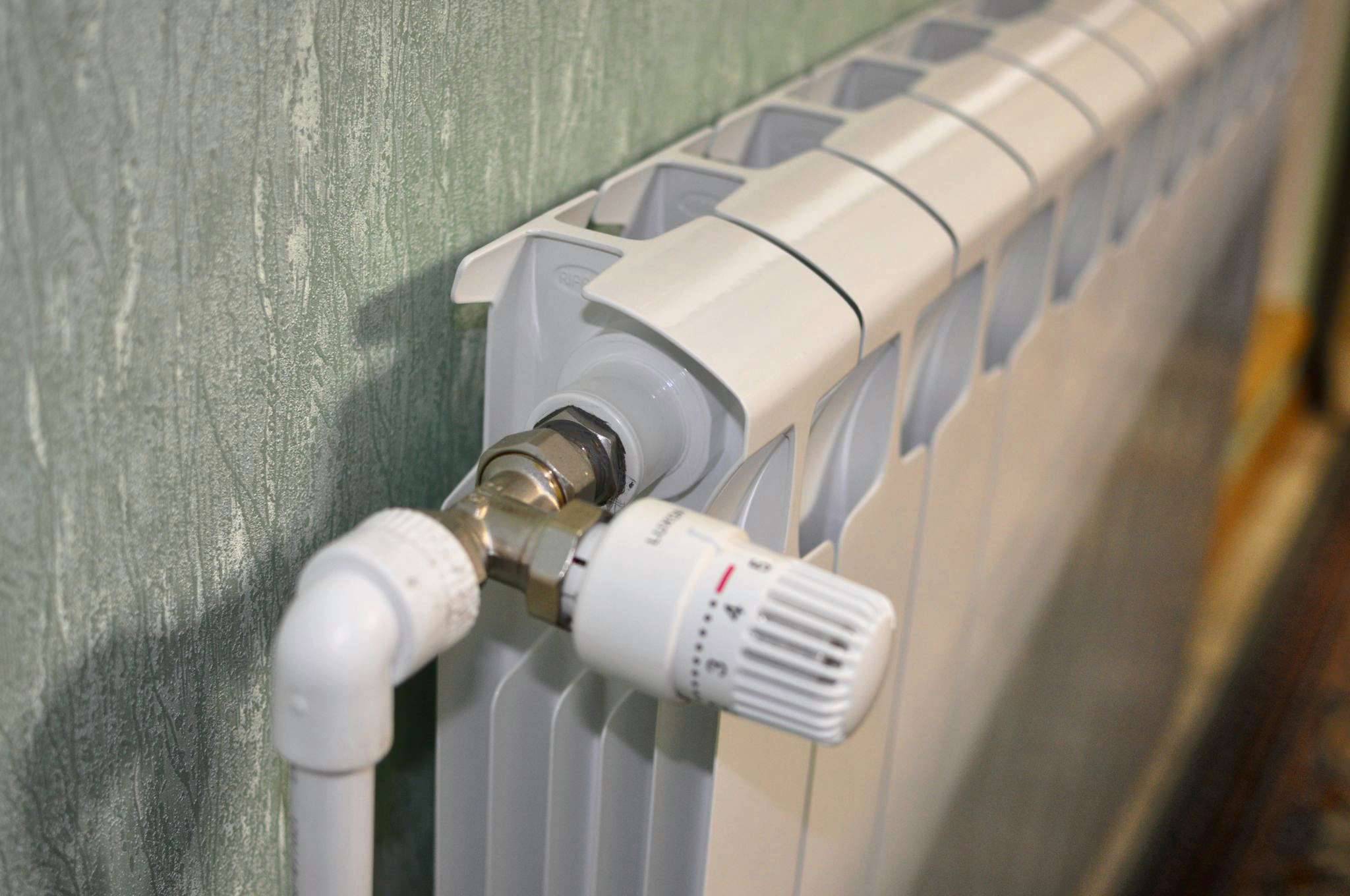 Термоголовка для радиатора отопления - виды, выбор и установка