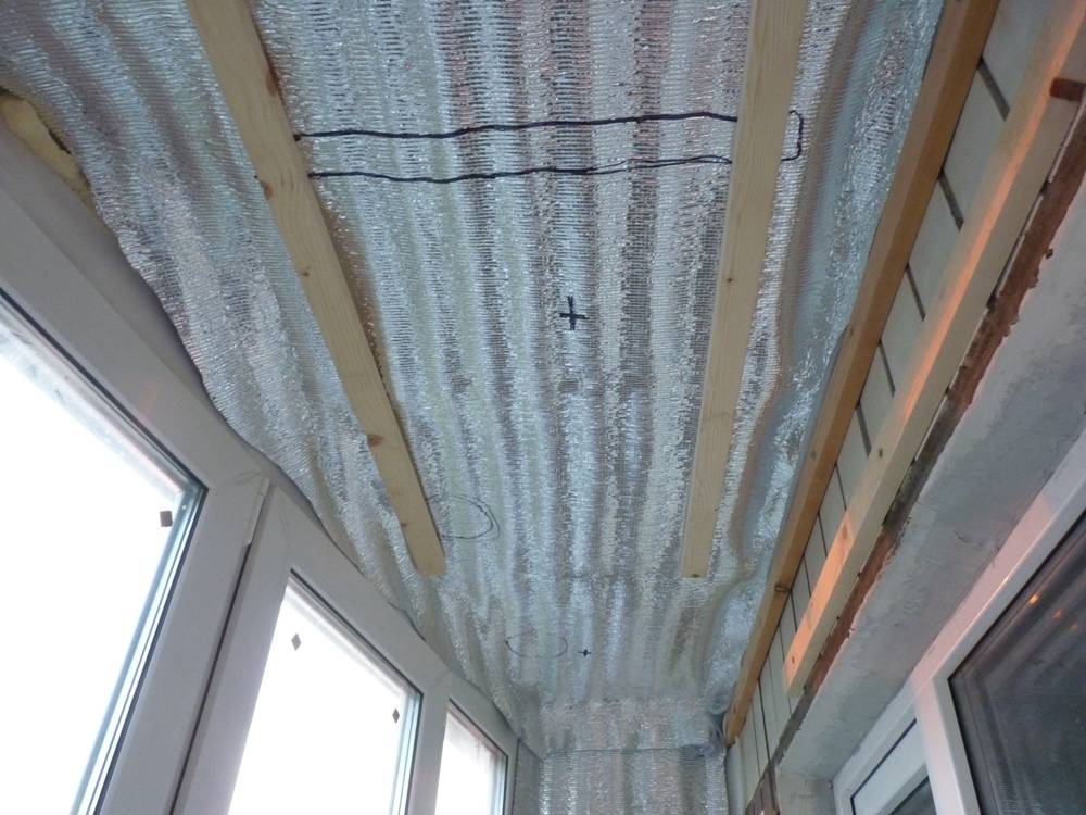 Как выполнить утепление балкона под жилую комнату?