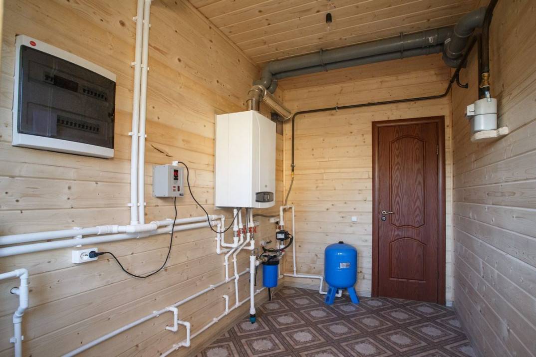 Как отопить дом дешево —  экономное отопление частного дома без газа и электричества