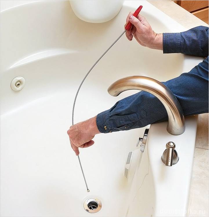 Как устранить засор в ванной: чем прочистить трубы, если плохо уходит вода