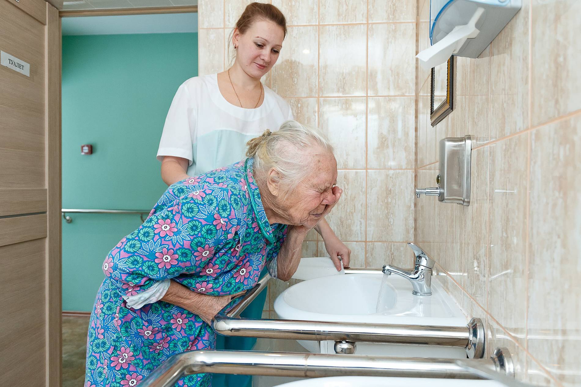 Комфорт в комнате в доме престарелых | что необходимо пожилому человеку