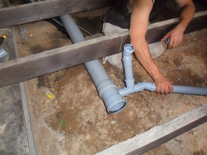 Монтаж канализации из пластиковых труб своими руками