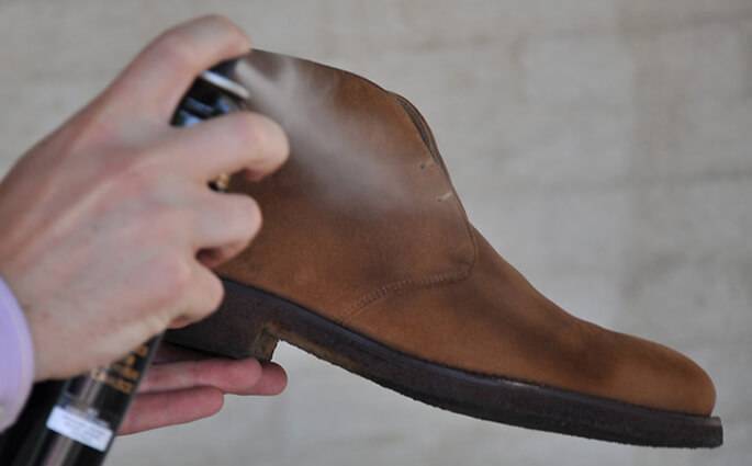 Как чистить кожаную обувь – туфли, ботинки, сапоги – в домашних условиях снаружи и изнутри?