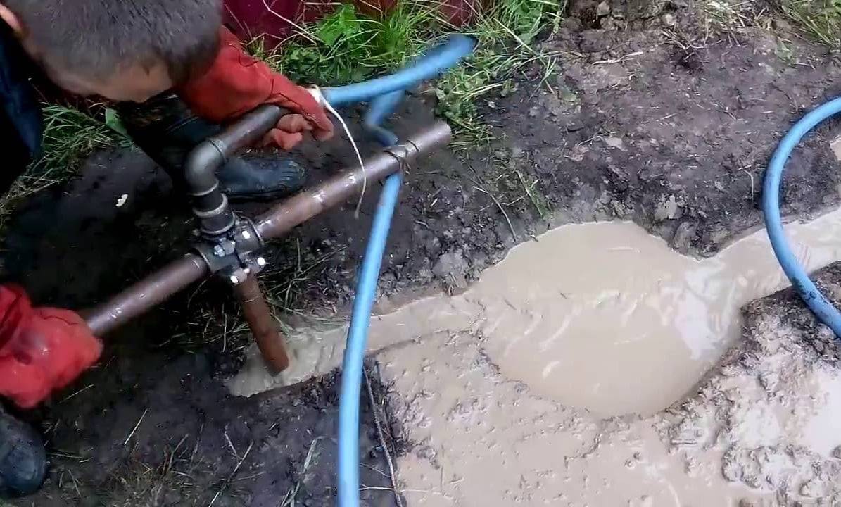 Как пробурить скважину для воды своими руками: видео, способы бурения и пошаговая инструкция