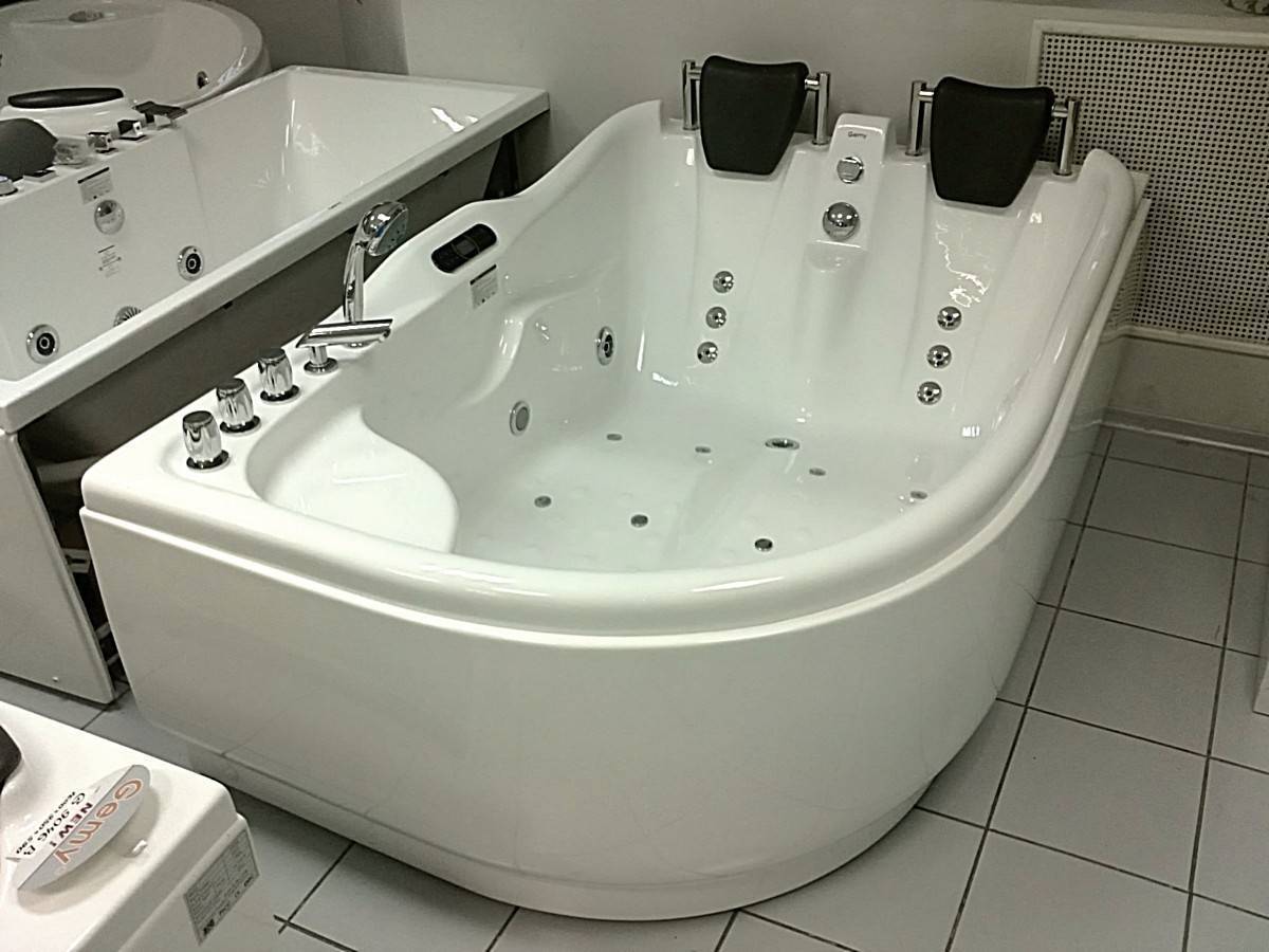 Как выбрать гидромассажную ванну: тонкости правильного подбора варианта