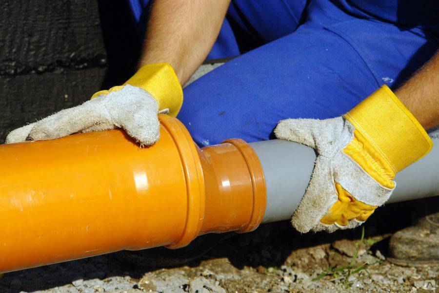 Прокладка канализационных труб: правила укладки, утепление