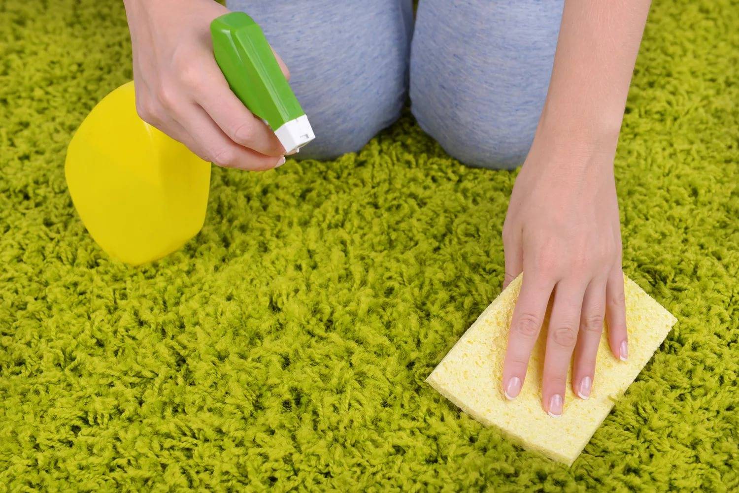 Как почистить ковер от грязи содой и уксусом в домашних условиях