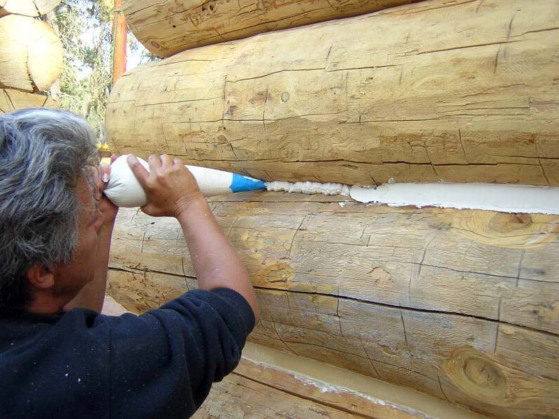 Все нюансы утепления старого деревянного дома, какие материалы выбрать и как монтировать своими руками